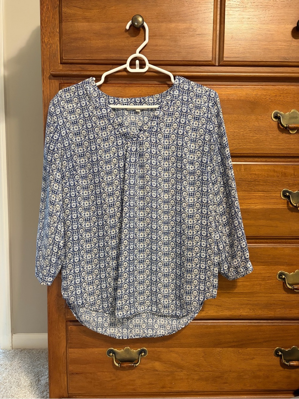 3/4 sleeve blue and white blouse